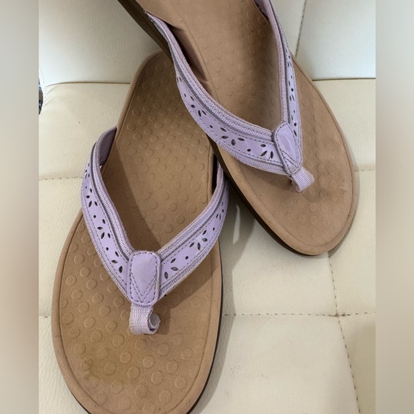 Vionic Leather Casandra - Picture 2 of 7